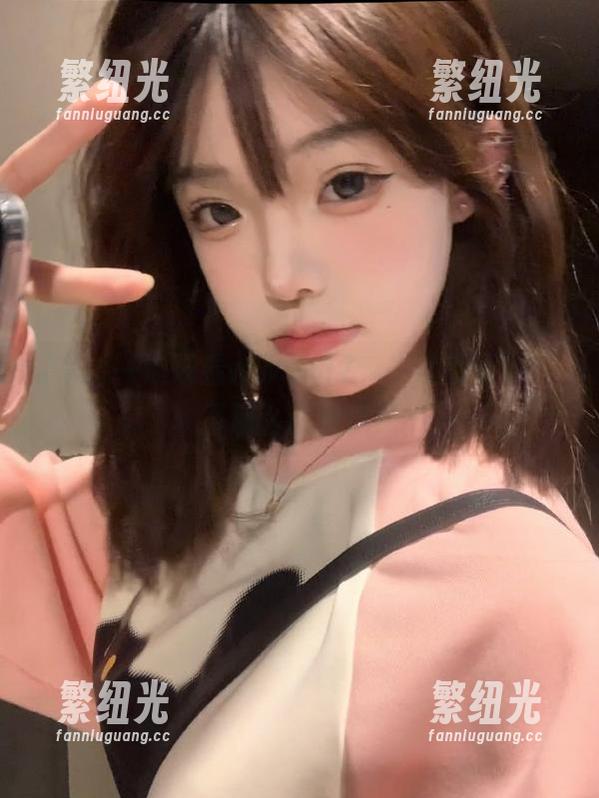17 一边观看www.17,一边吞下所有不那么甜的瓜!