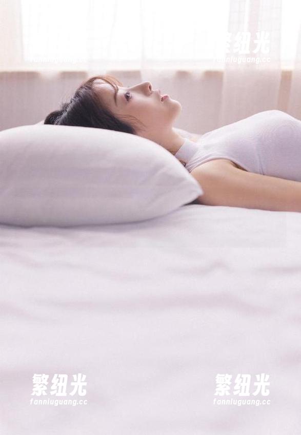 将就着啃瓜，看51cg视频时光飞逝，有点入迷
