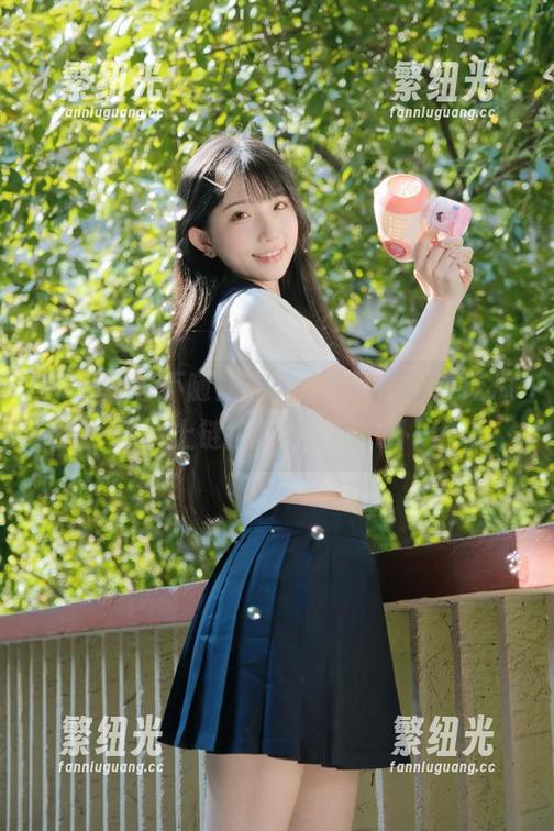 不随便吃瓜，今日在“51吃瓜”上链接的是奇葩八卦