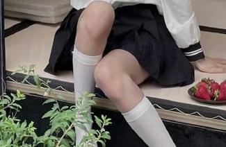 咬掉一口黑苹果，分享就是“51黑料网”的真谛，来刀刀捅个幽默？