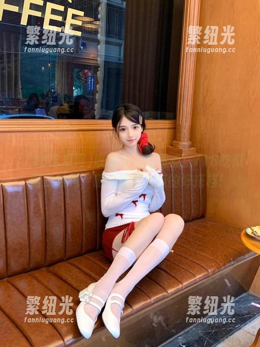 收藏今儿的重点：718吃瓜网二维码，随时随地吃瓜的好搭档！
