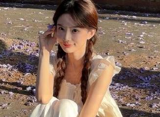 ios用户在www.吃瓜追热点，简直像是在看杯子被投掷，有点淡淡的无奈。