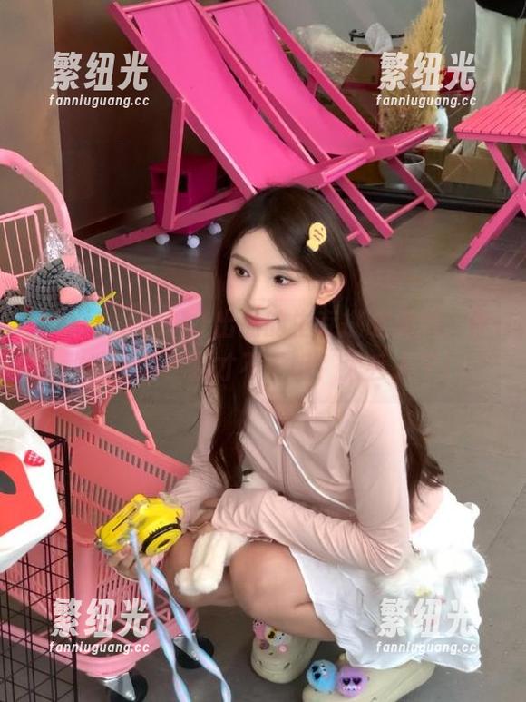 zztt11出品的生存挑战视频，你敢尝试吗？我才不干呢，太丢人了！