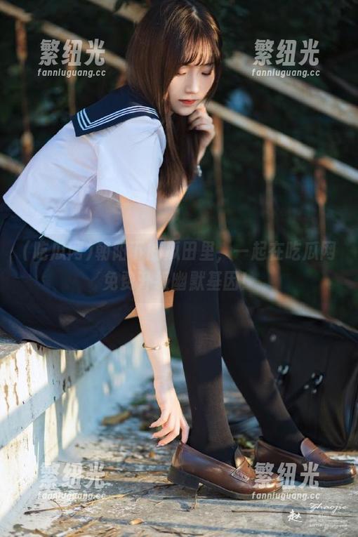 朝阳下的瓜田里，一起在吃瓜网免费升级幽默基因！