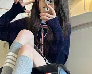 你瞧，吃瓜网首页的热门话题，简直能写成小说，不好意思借你问问，剧情太狗血！