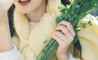 “我要吃瓜网”首页里的校园黑料，每个故事都像是毕业后的一张无奈合影，哈哈！