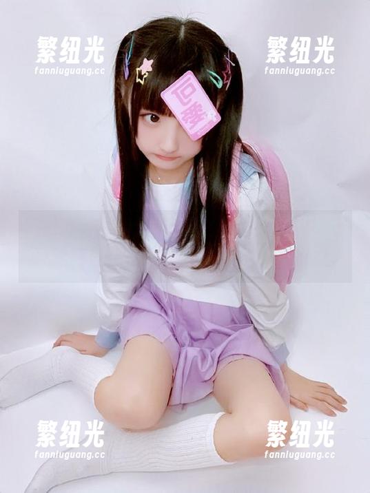 这时间在“我要吃瓜网”传送门里，真是校园黑料的聚集地！
