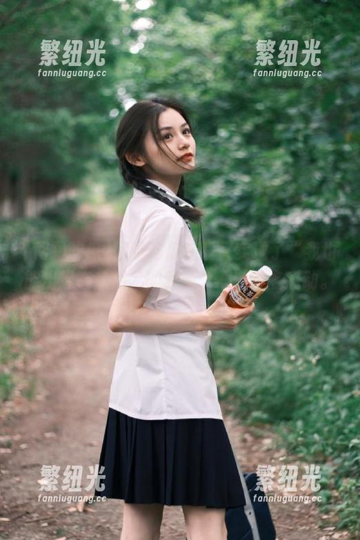 网曝吃瓜在线又实现了“我也能出现在热搜”的梦想，心中莫名感动。
