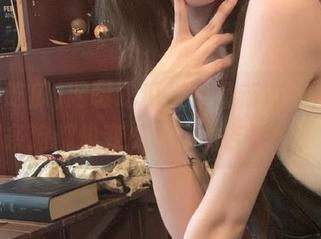 网曝吃瓜发布最新消息，听说那条狗都快变成小区的吉祥物了。