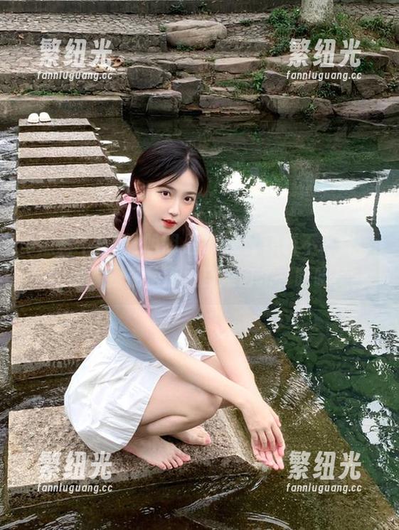 明明是“zztt黑料不打烊”，偏偏我在角落里自娱自乐，哈哈！