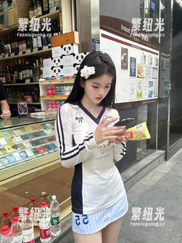 黑料社在线更新，今天的八卦卷土重来，别眨眼哦！