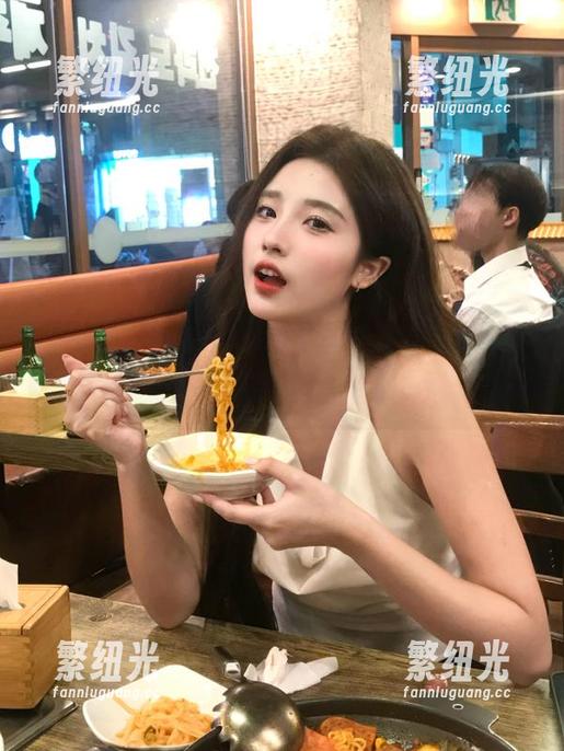 黑料网 黑料网中的时空传送门,回家的路上变得好奇妙!